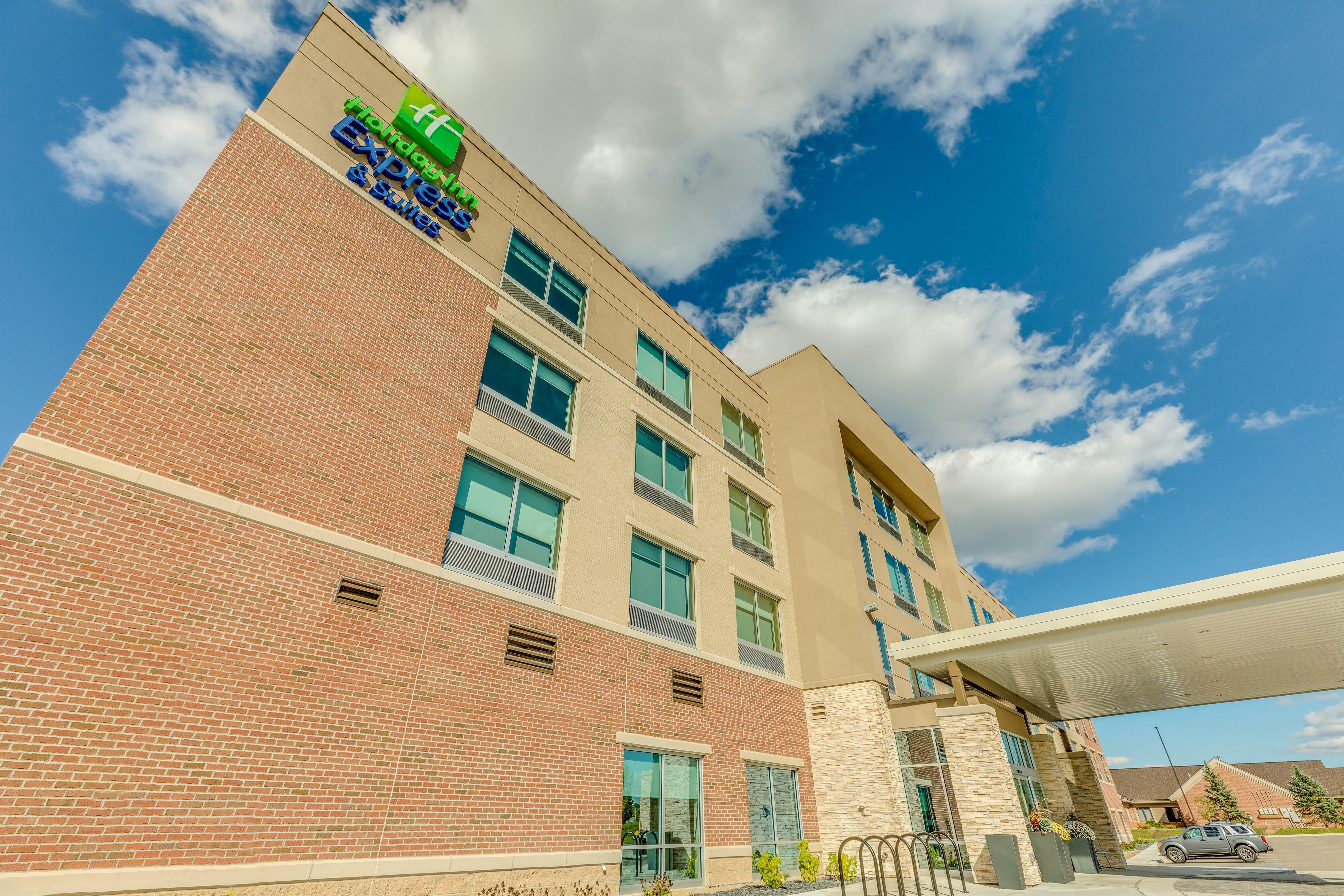 Holiday Inn Express & Suites Okemos - University Area By Ihg Exterior foto